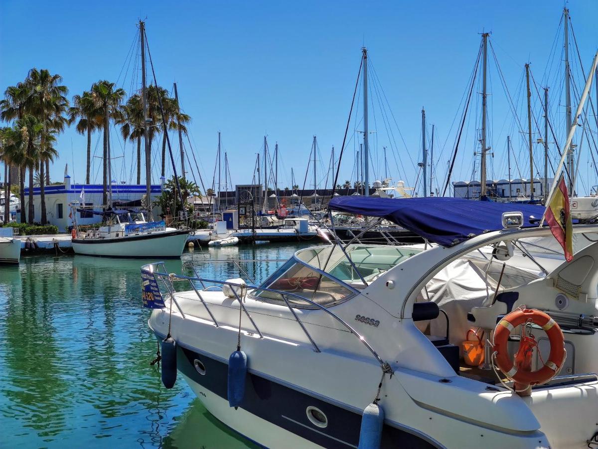 Spacious Beachfront Town House In Estepona With Fully Equipped Kitchen, Pools, Garden, Sea View エクステリア 写真